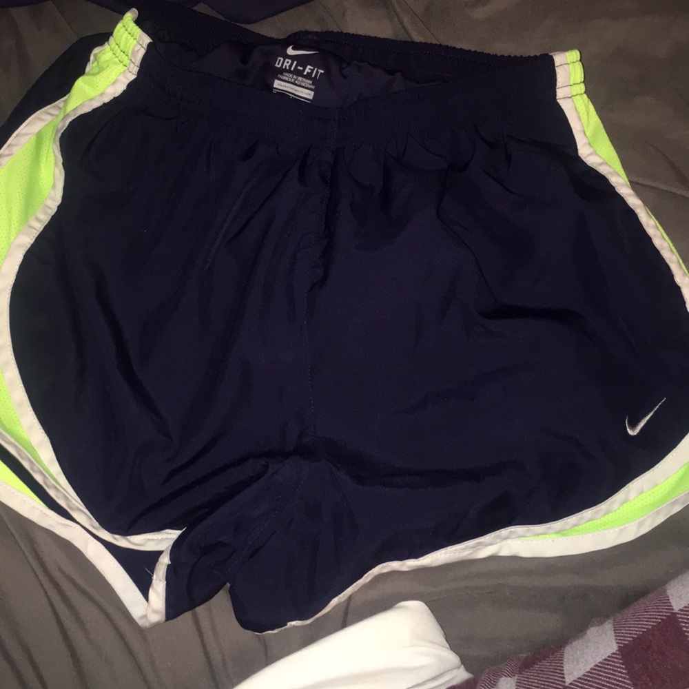 nike tempo run shorts